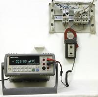 Измерение силы переменного тока токовыми клещами АКТАКОМ АТА-2502