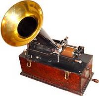 Изобретение Томасом Эдисоном фонографа