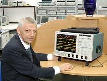 !    Tektronix