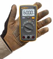 Умещающиеся на ладони цифровые мультиметры Fluke 106 и Fluke 107