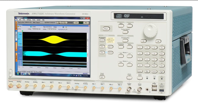     Tektronix AWG7000C